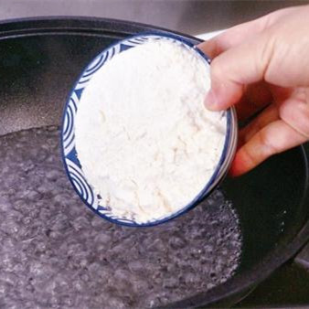 糯米粉为什么要开水烫，糯米粉用开水烫好还是温水好