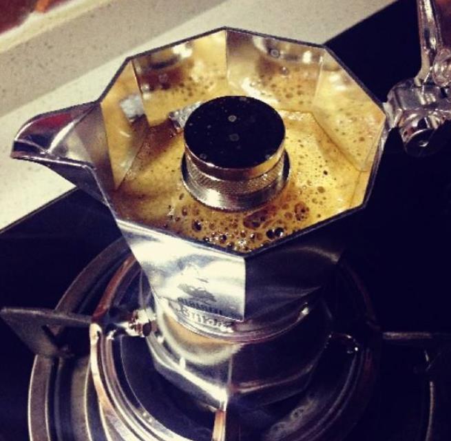煮咖啡和冲咖啡的区别，煮咖啡正确方法